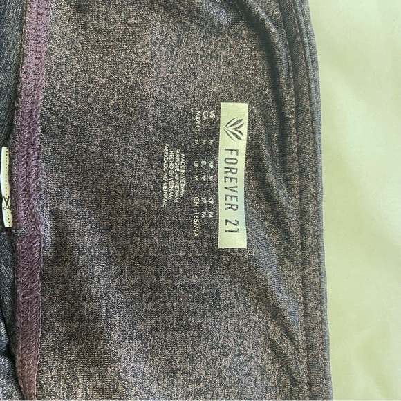 Forever 21 glitter shorts. So fun!! Size medium - Picture 4 of 6